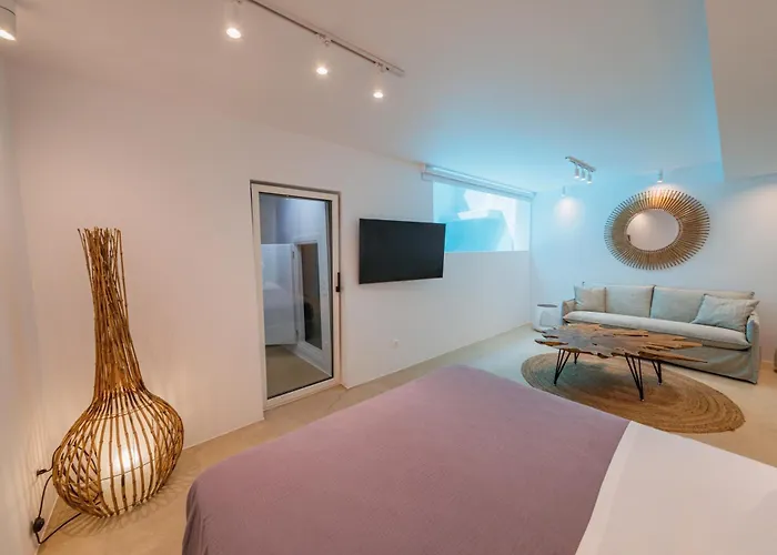 Penthouse With Private Pool, Sauna & Seaview