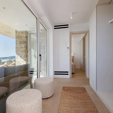 Penthouse With Private Pool, Sauna & Seaview Gialova