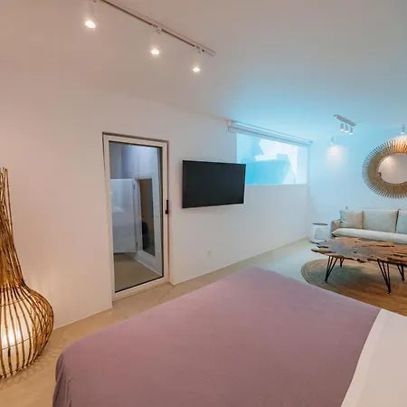 Penthouse With Private Pool, Sauna & Seaview