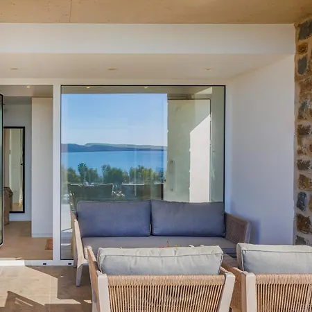 Penthouse With Private Pool, Sauna & Seaview Villa