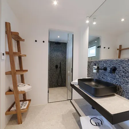 Penthouse With Private Pool, Sauna & Seaview