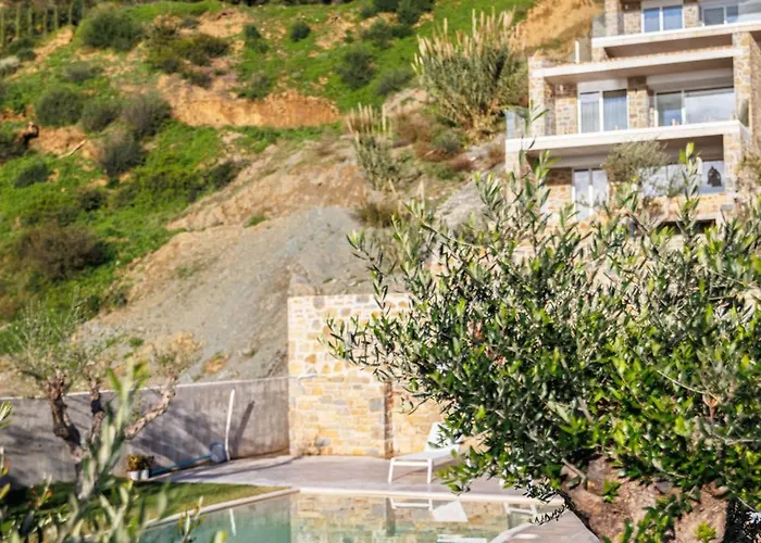 Penthouse With Private Pool, Sauna & Seaview Gialova