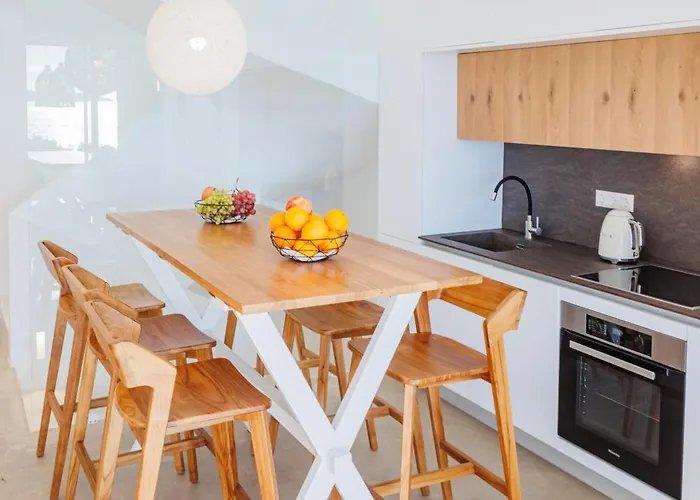 빌라 Penthouse With Private Pool, Sauna & Seaview 지아로바