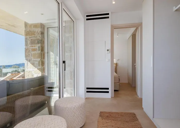 Penthouse With Private Pool, Sauna & Seaview 지아로바