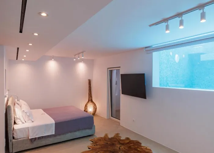 Penthouse With Private Pool, Sauna & Seaview