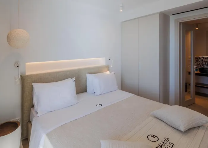 Penthouse With Private Pool, Sauna & Seaview *