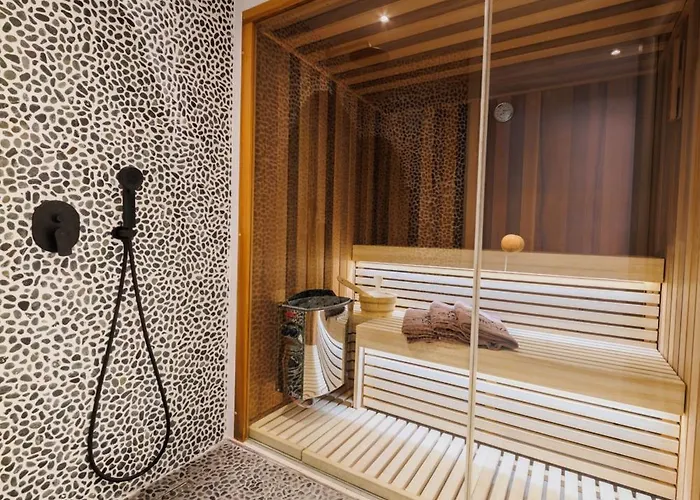 빌라 Penthouse With Private Pool, Sauna & Seaview 지아로바