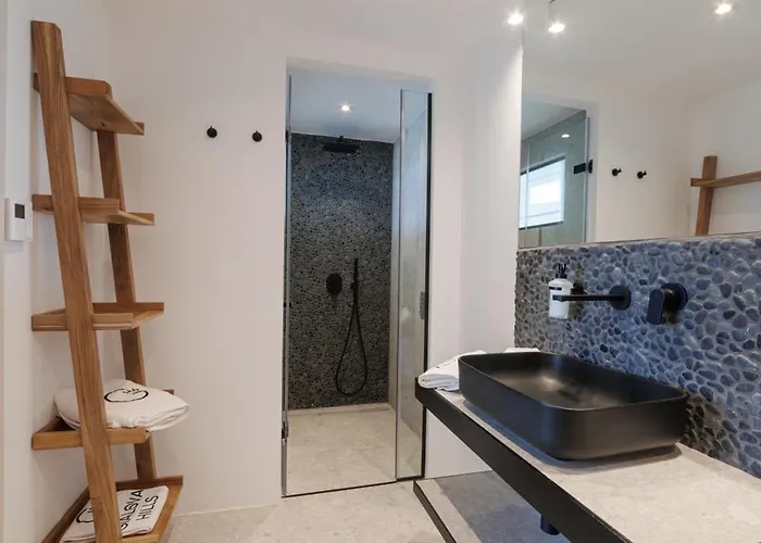 Penthouse With Private Pool, Sauna & Seaview