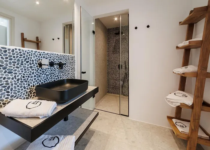 Penthouse With Private Pool, Sauna & Seaview